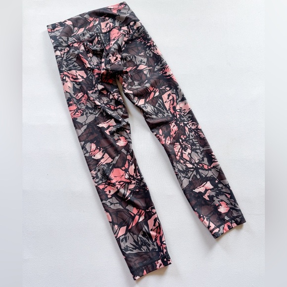 Lululemon High Times Pant (Full-On Luxtreme size 6 - Picture 2 of 7